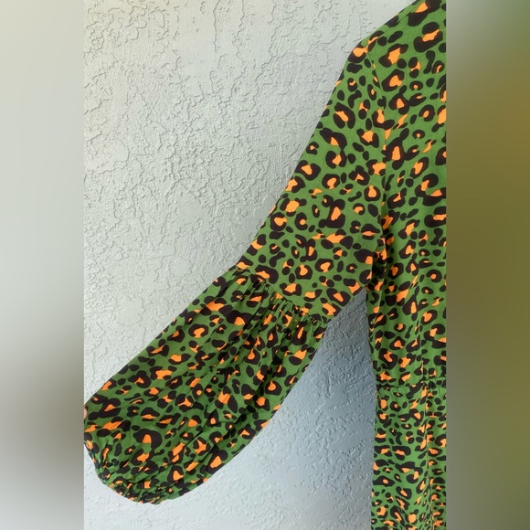 SundayUP Green Cheetah Print Mid Length Lantern Sleeve Dress - Picture 4 of 7